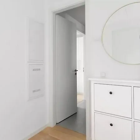Apartment Ein-zimmer-wohnung Zur Miete In Frankfurt *